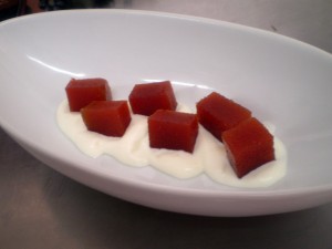 Membrillo con yogurt - Restaurante La Aldea Calles