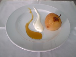 Pera asada flor de invierno - Restaurante La Aldea Calles